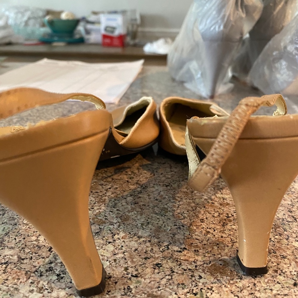 Shoes - Picture 2 of 4